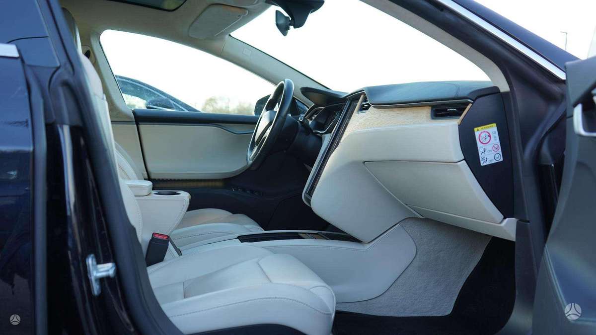 Tesla Model S, 75 kWh, hatchback