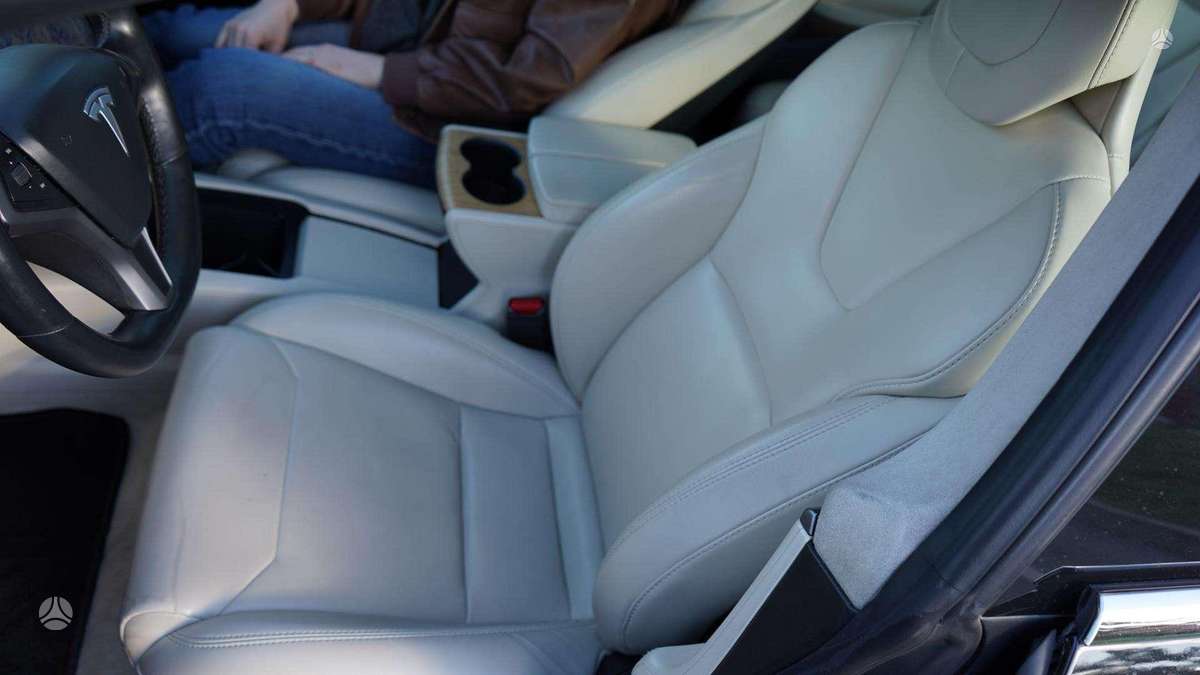 Tesla Model S, 75 kWh, hatchback