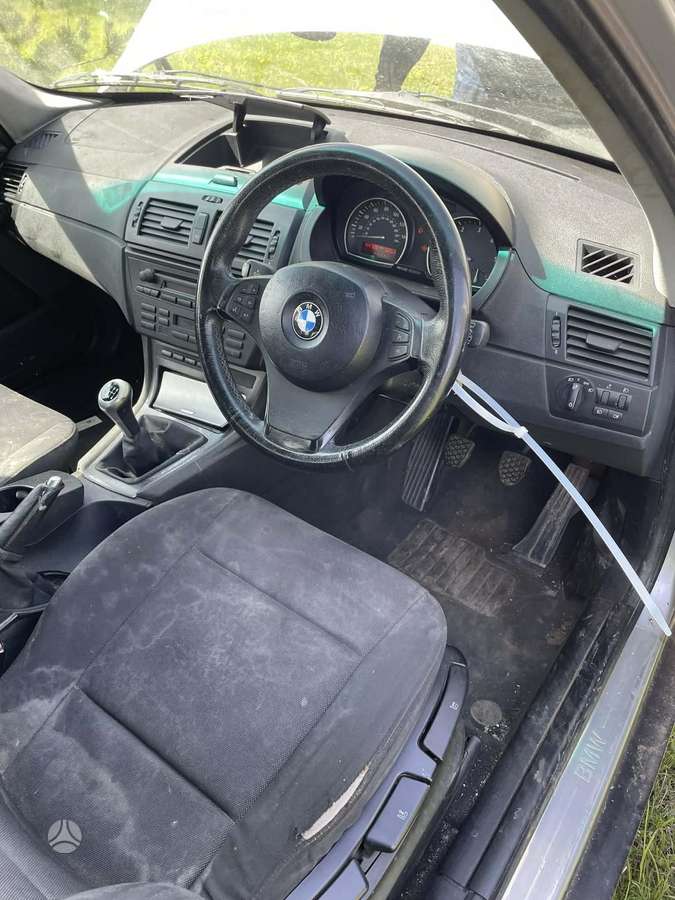 BMW X3 dalimis. Metalynas rrr