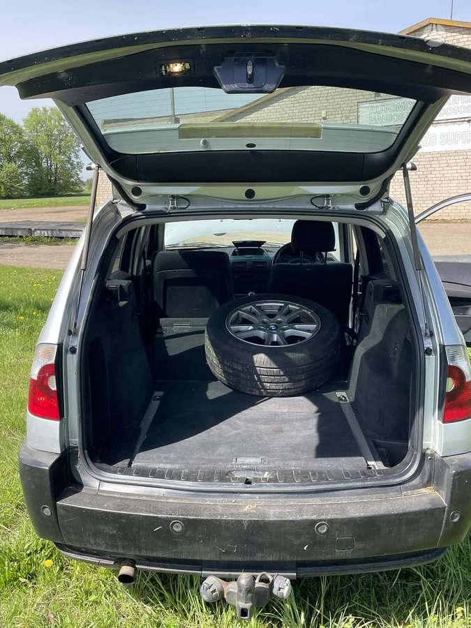 BMW X3 dalimis. Metalynas rrr