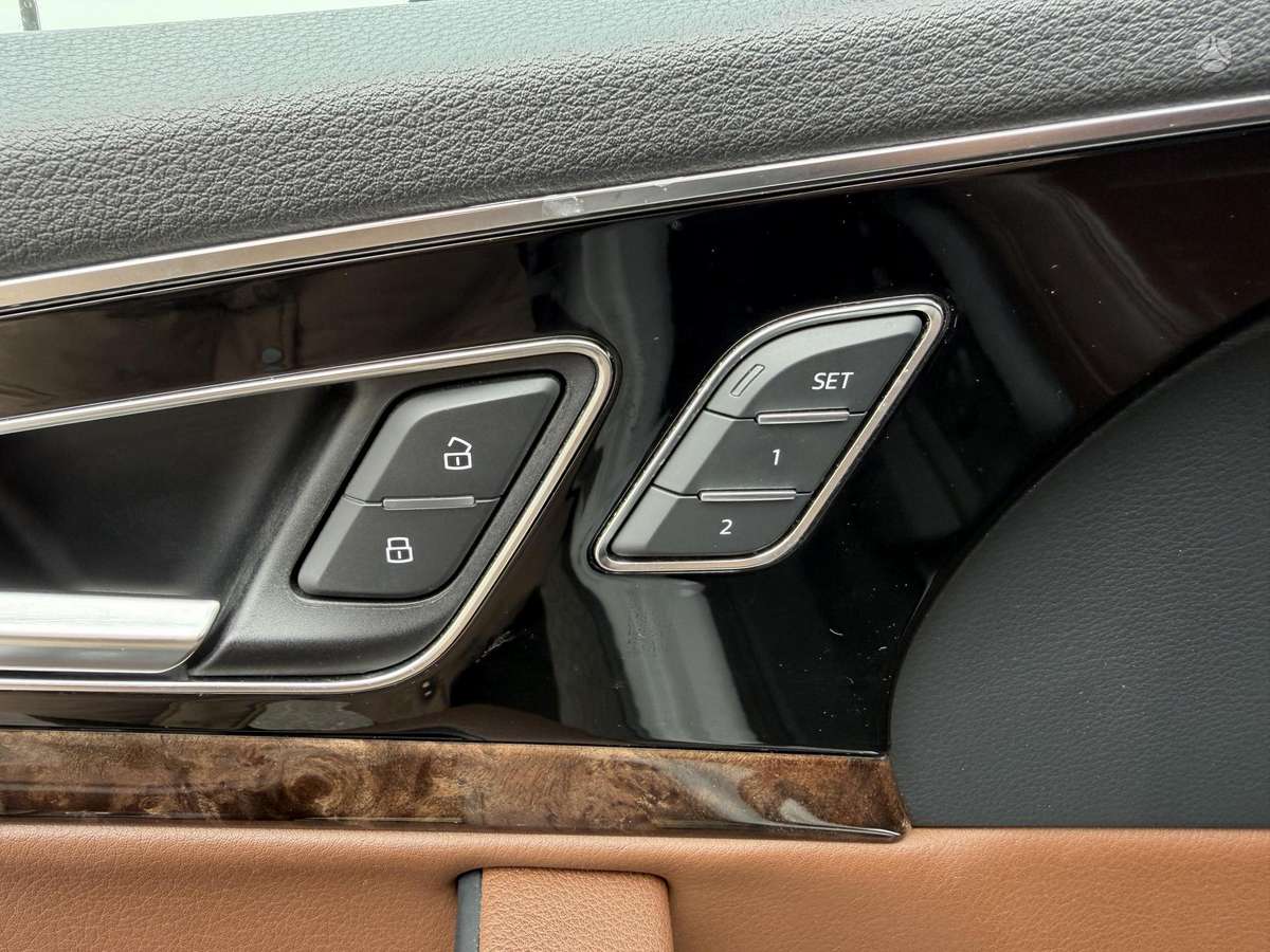 Audi Q7, 3.0 l., off-road / crossover