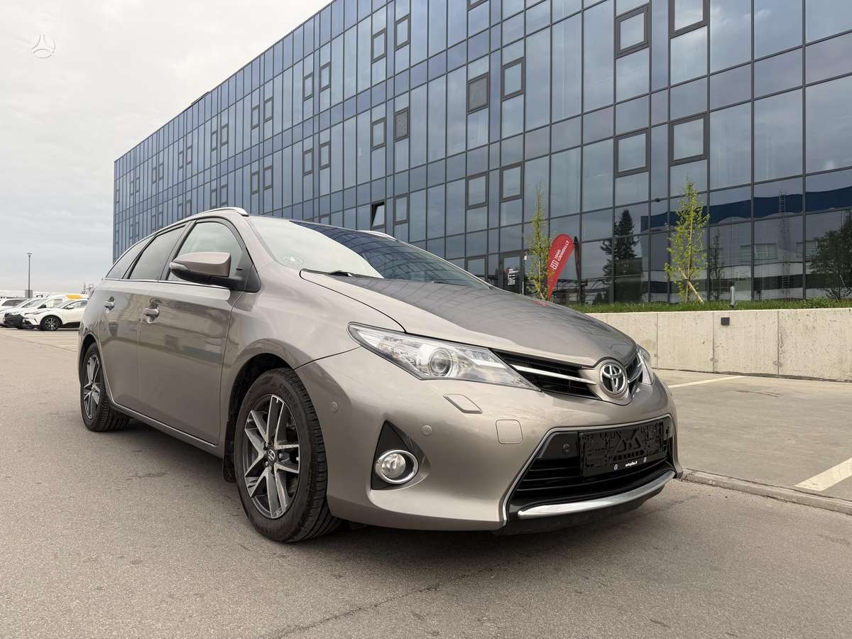 Toyota Auris, 2.0 l., Универсал
