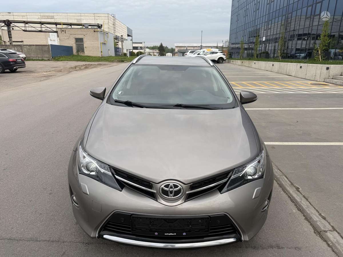 Toyota Auris, 2.0 l., Универсал