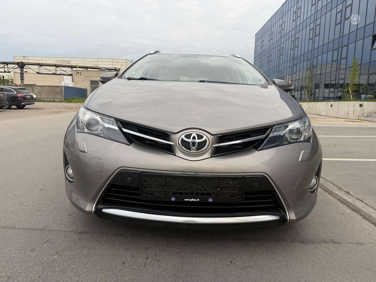 Toyota Auris, 2.0 l., Универсал