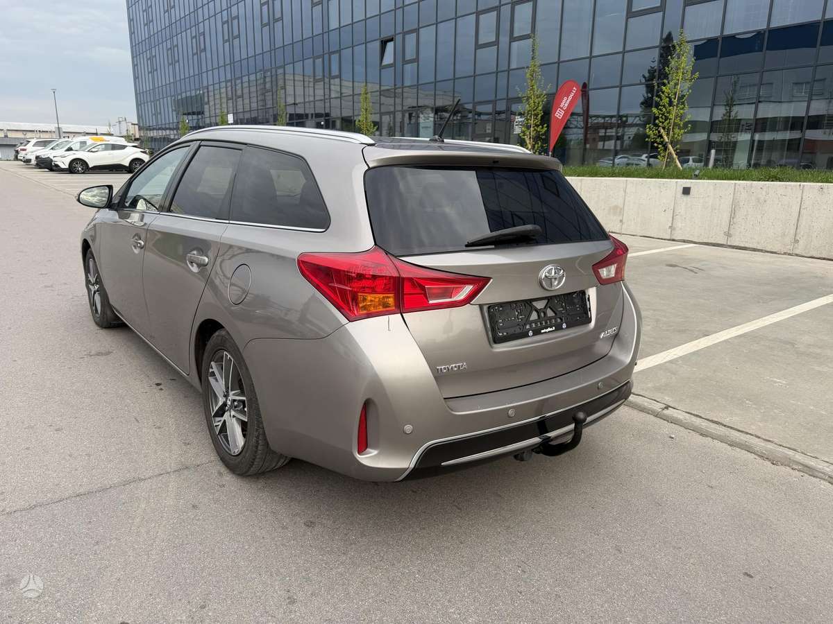 Toyota Auris, 2.0 l., Универсал