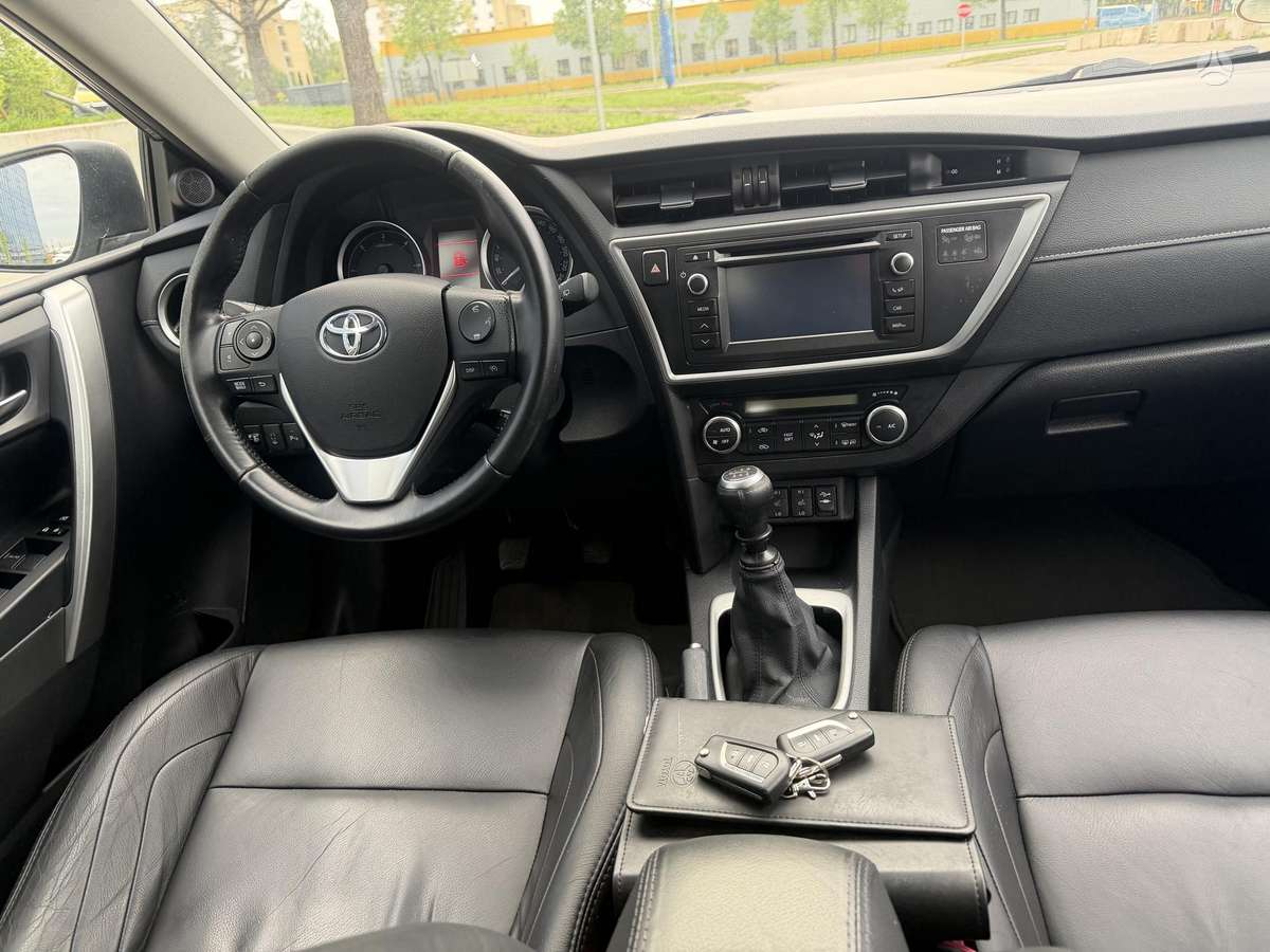 Toyota Auris, 2.0 l., Универсал