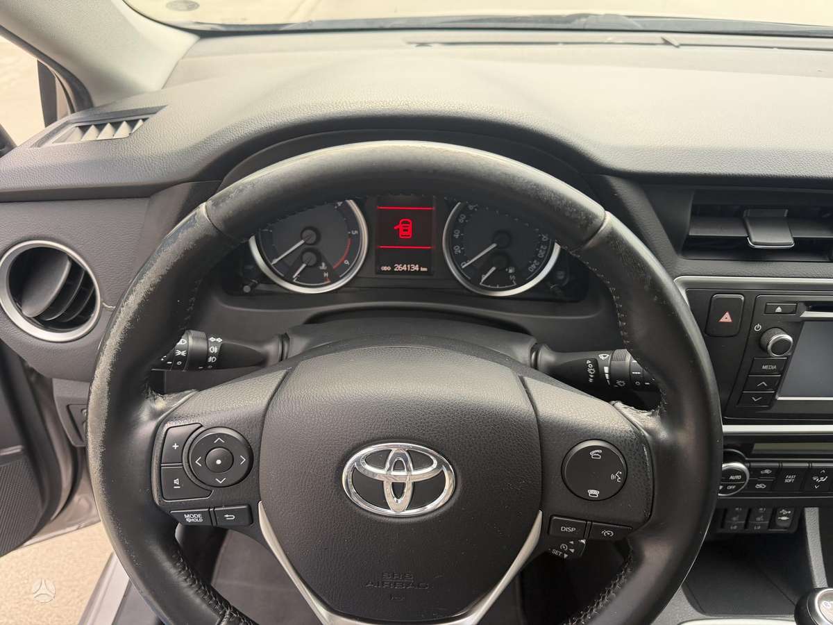 Toyota Auris, 2.0 l., Универсал