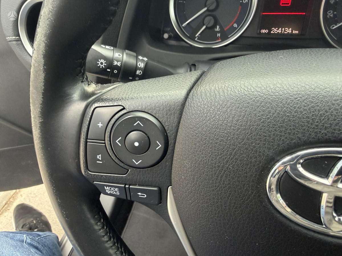Toyota Auris, 2.0 l., Универсал