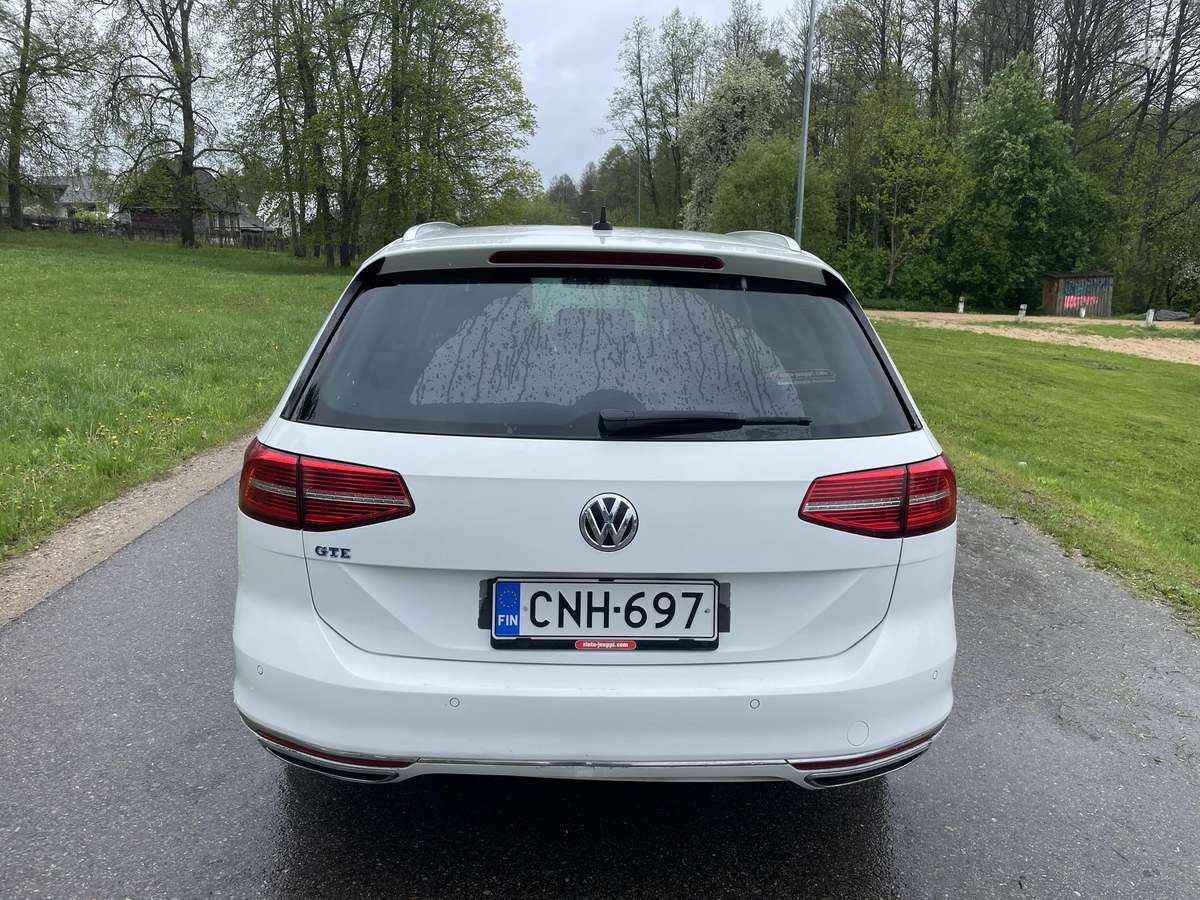 Volkswagen Passat - 5
