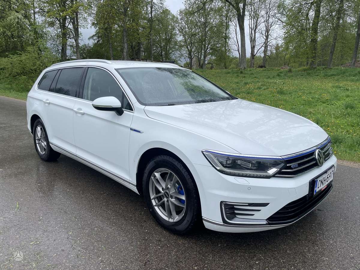 Volkswagen Passat - 8