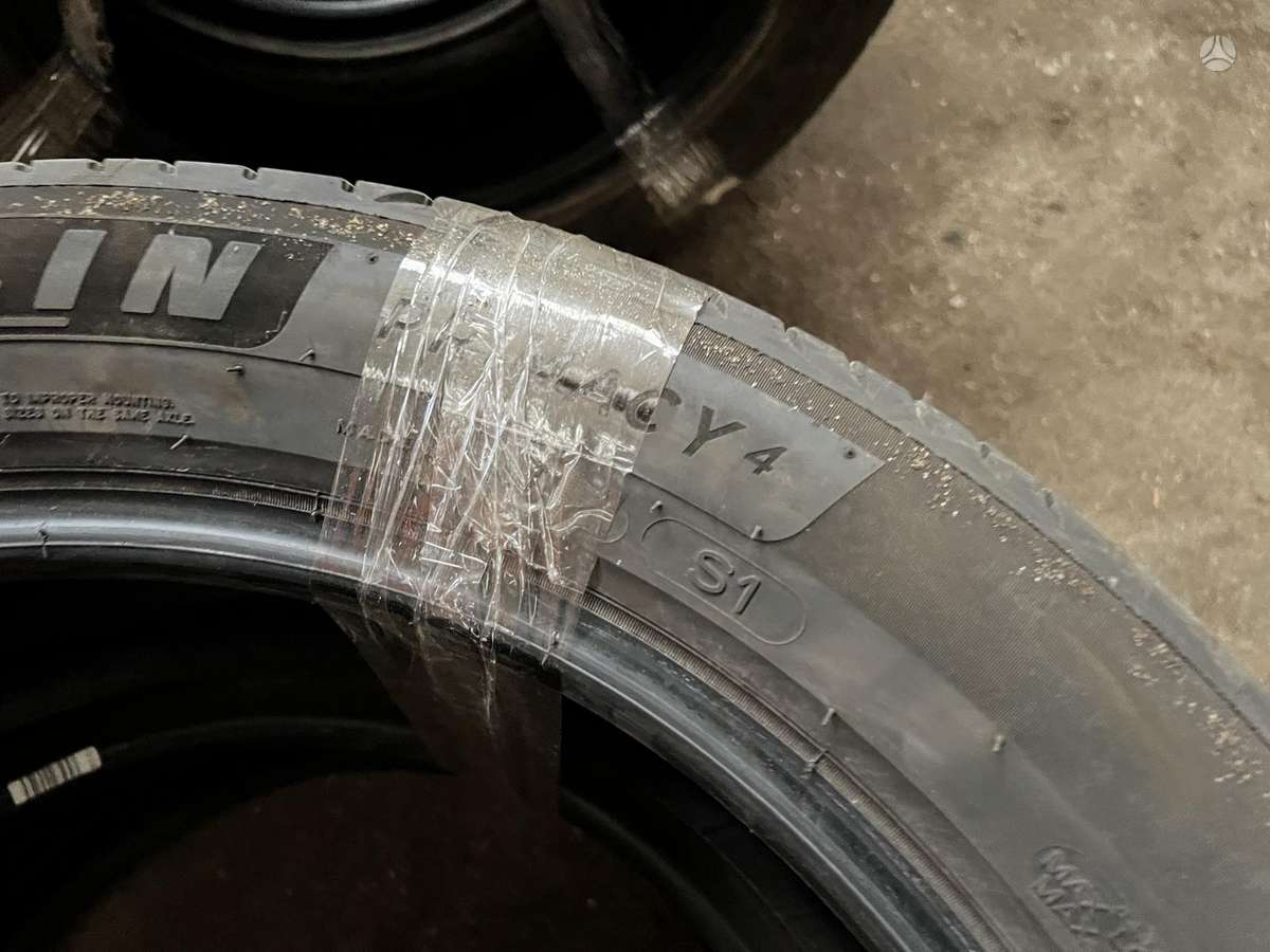 Michelin, summer 235/50 R19