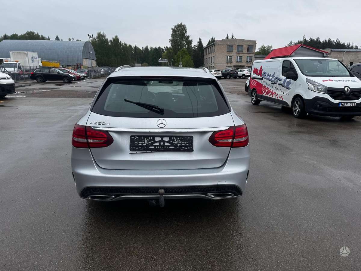 Mercedes-Benz C250