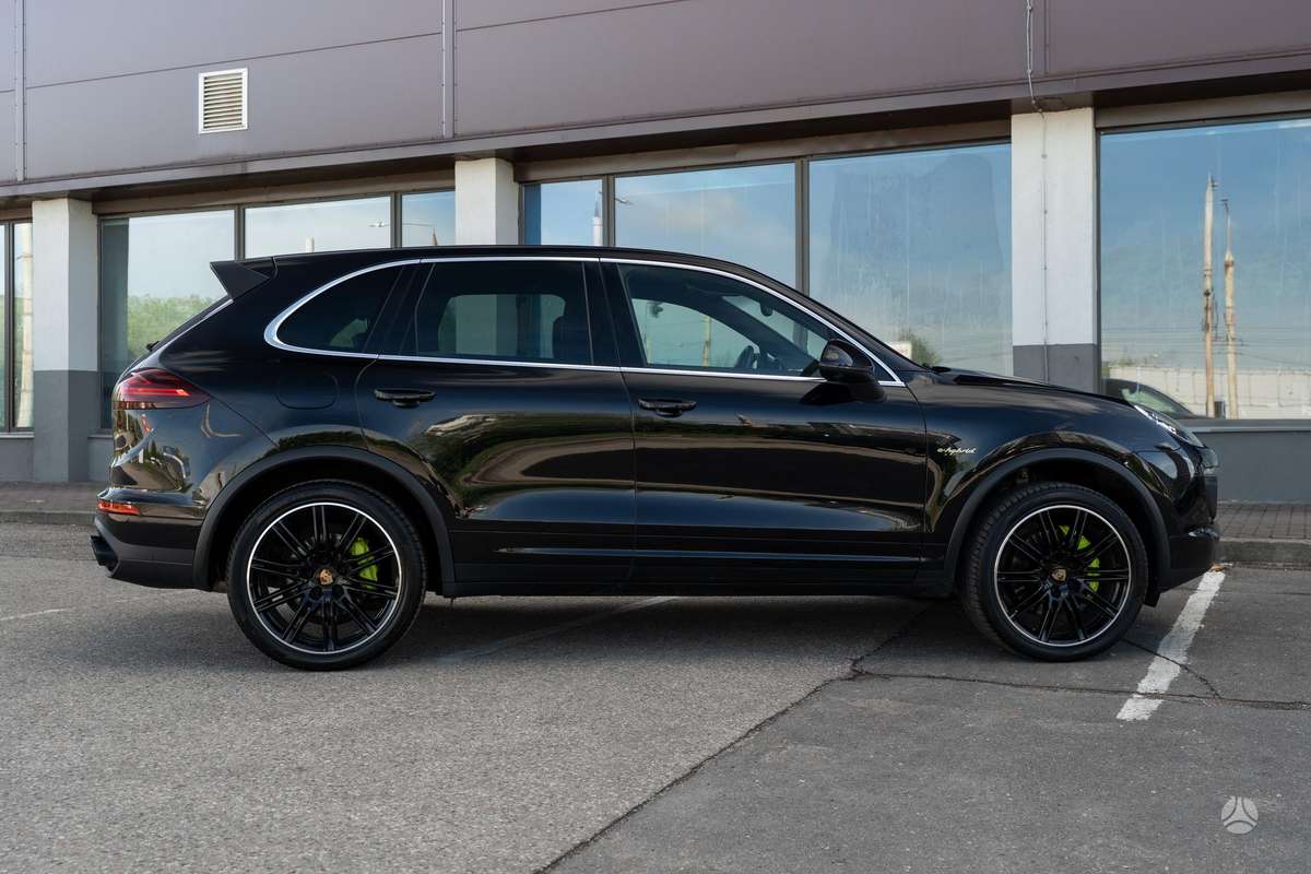 Porsche Cayenne - 6