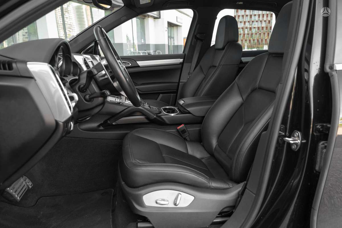 Porsche Cayenne - 10