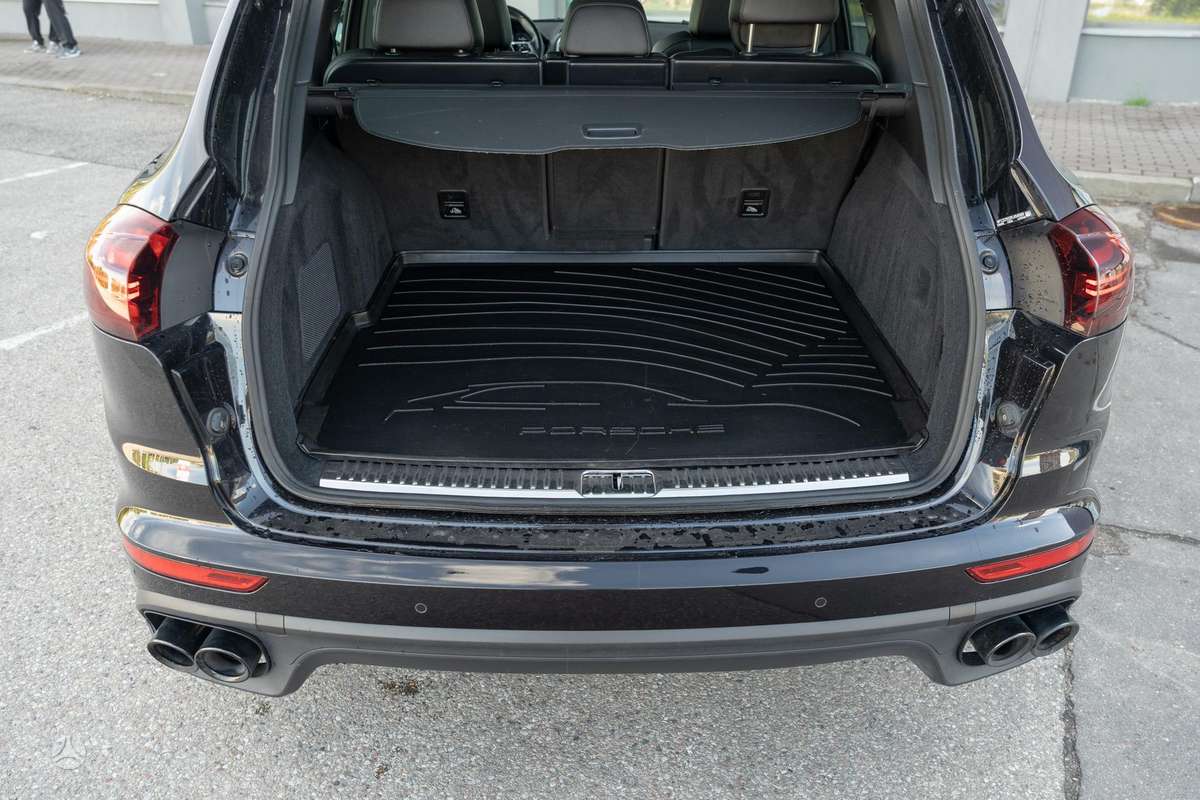 Porsche Cayenne - 12
