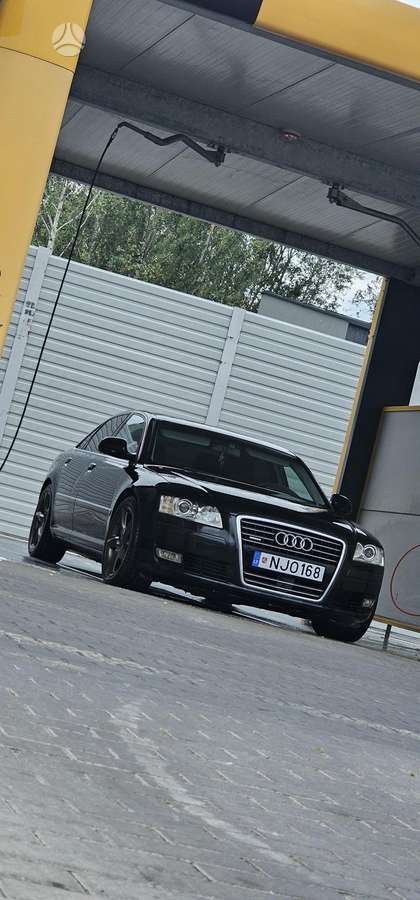 Audi A8, 4.1 l., Седан