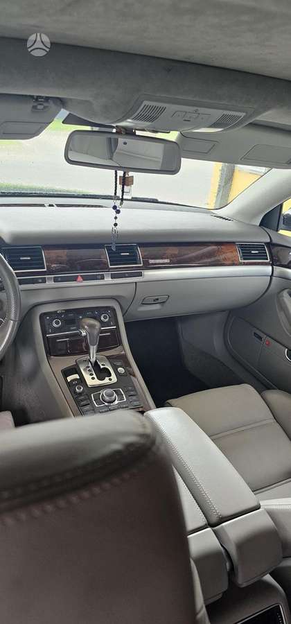 Audi A8, 4.1 l., Седан