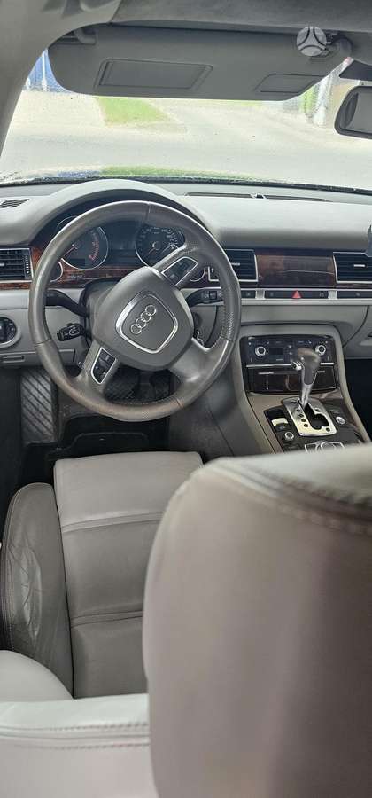 Audi A8, 4.1 l., Седан