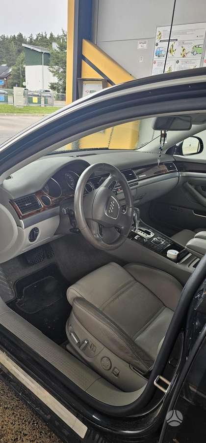 Audi A8, 4.1 l., Седан