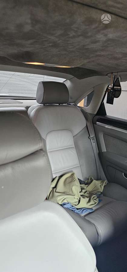 Audi A8, 4.1 l., Седан