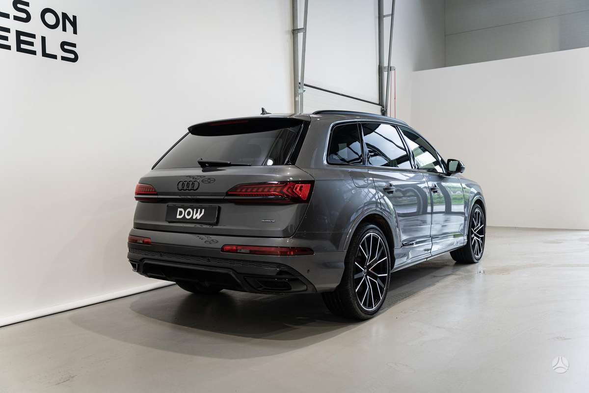 Audi Q7, 3.0 l., Минивэн