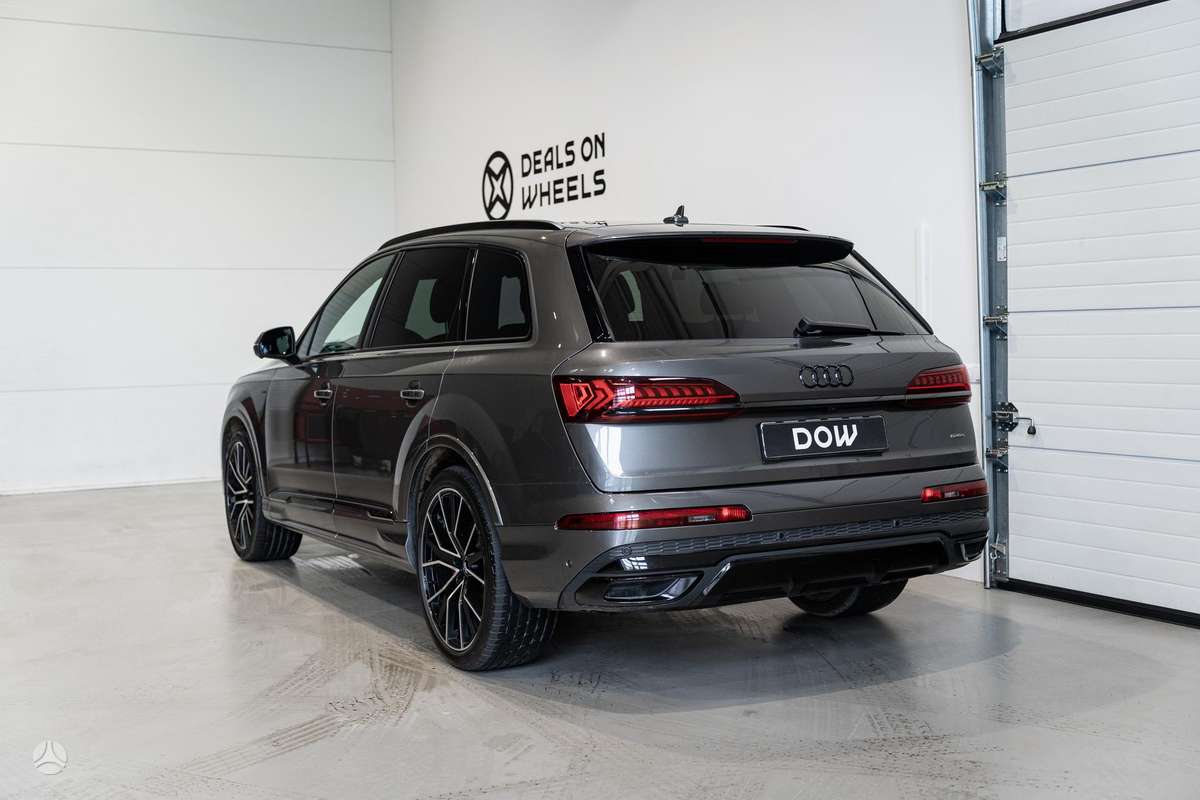 Audi Q7, 3.0 l., Минивэн
