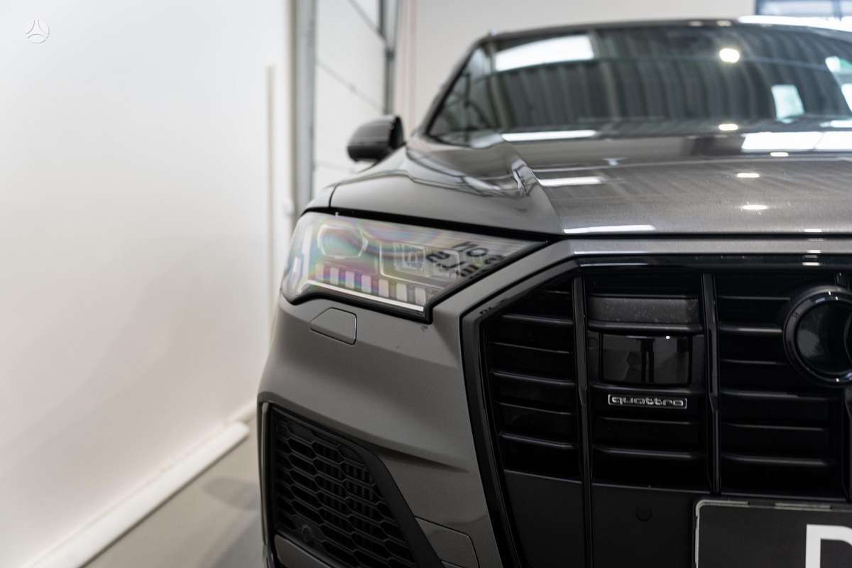 Audi Q7, 3.0 l., Минивэн