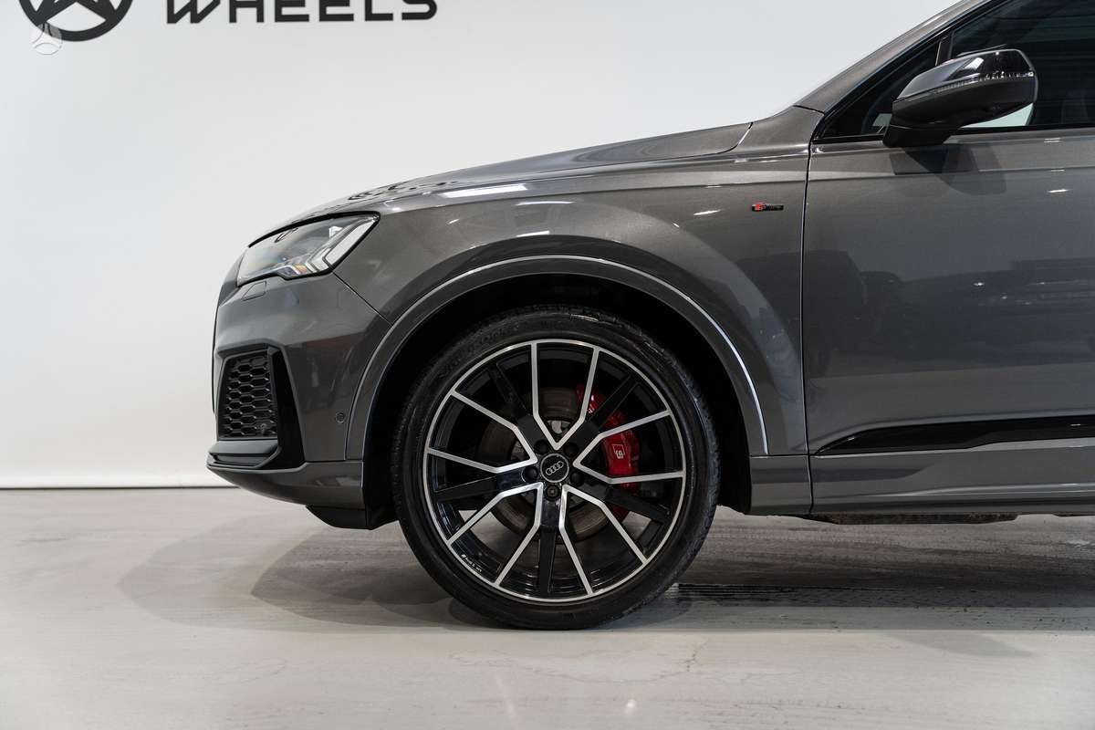 Audi Q7, 3.0 l., Минивэн
