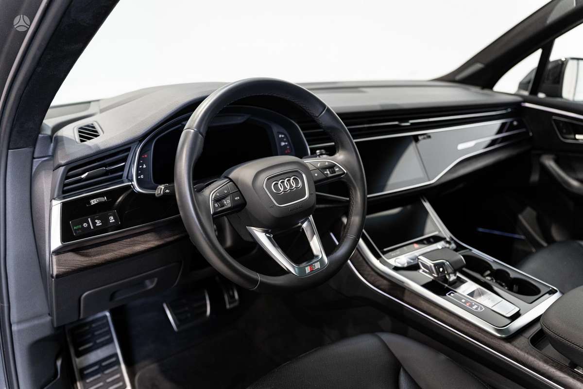 Audi Q7, 3.0 l., Минивэн