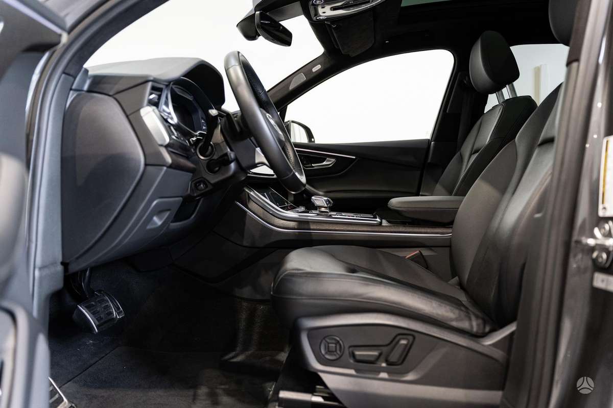 Audi Q7, 3.0 l., Минивэн