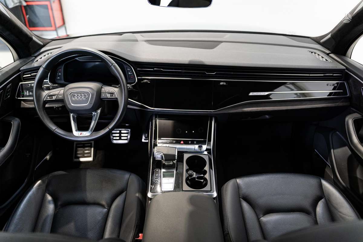 Audi Q7, 3.0 l., Минивэн
