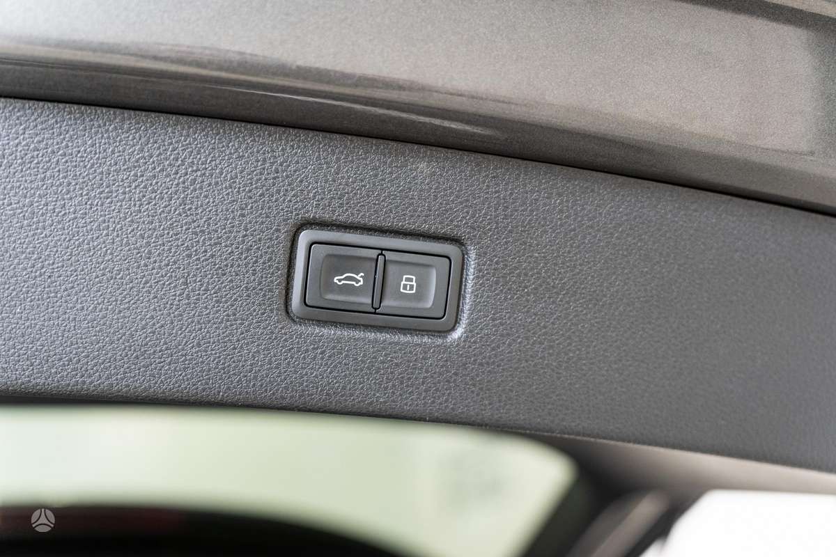 Audi Q7, 3.0 l., Минивэн