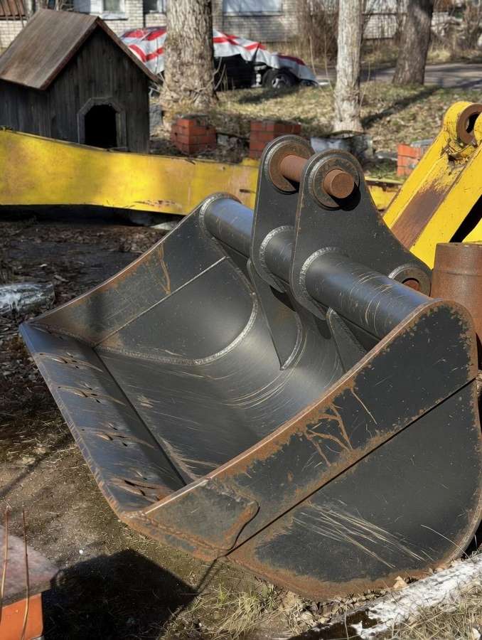Kobelco 210, экскаваторы