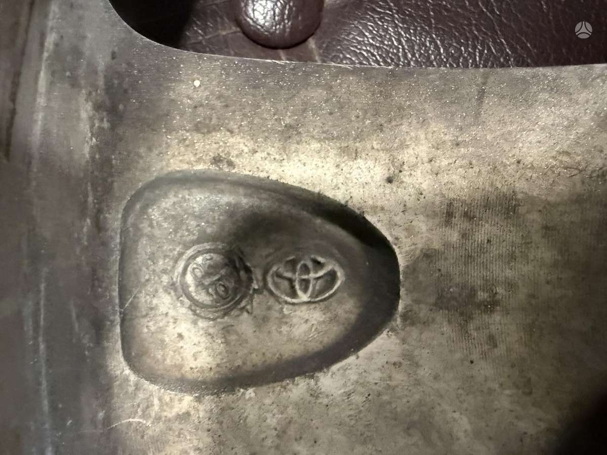 Toyota, lengvojo lydinio, R17