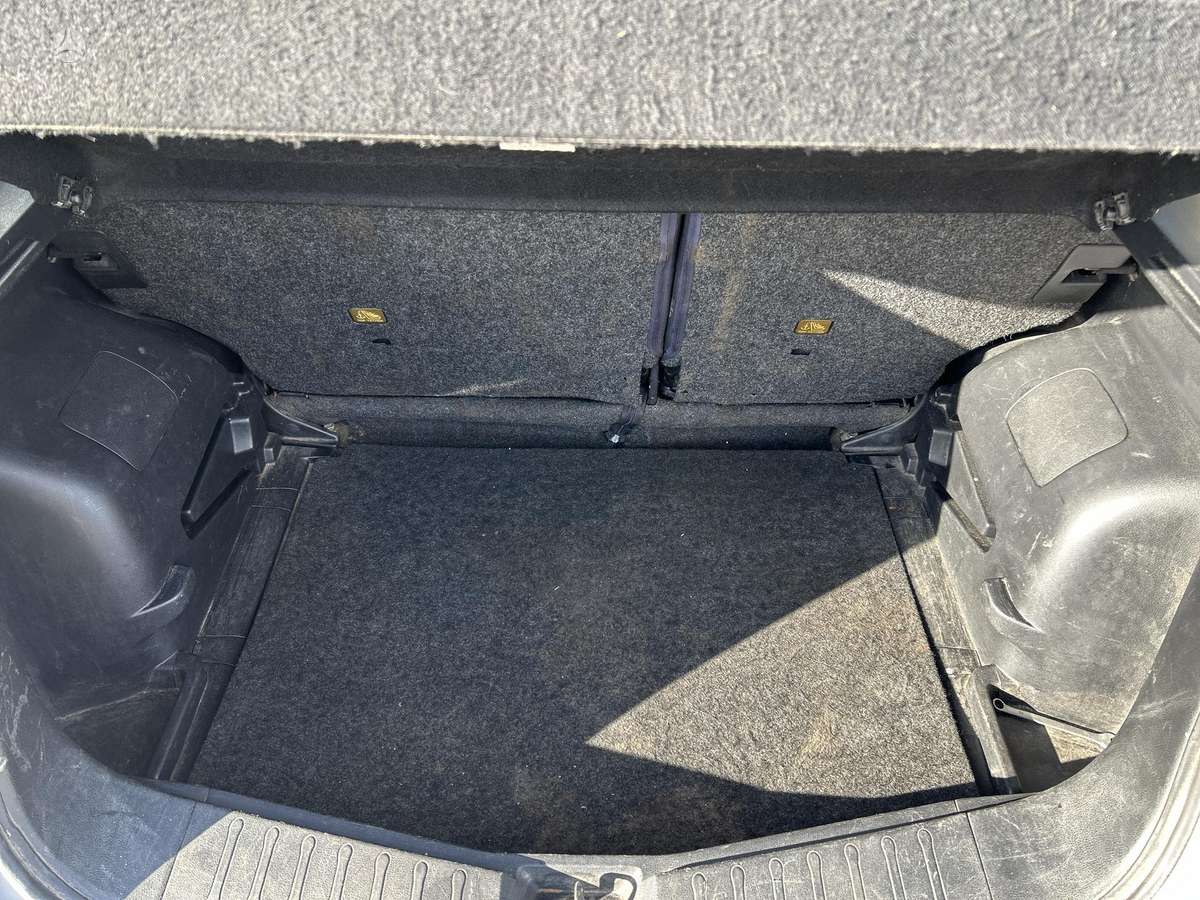 Nissan Note, 1.5 l., hatchback