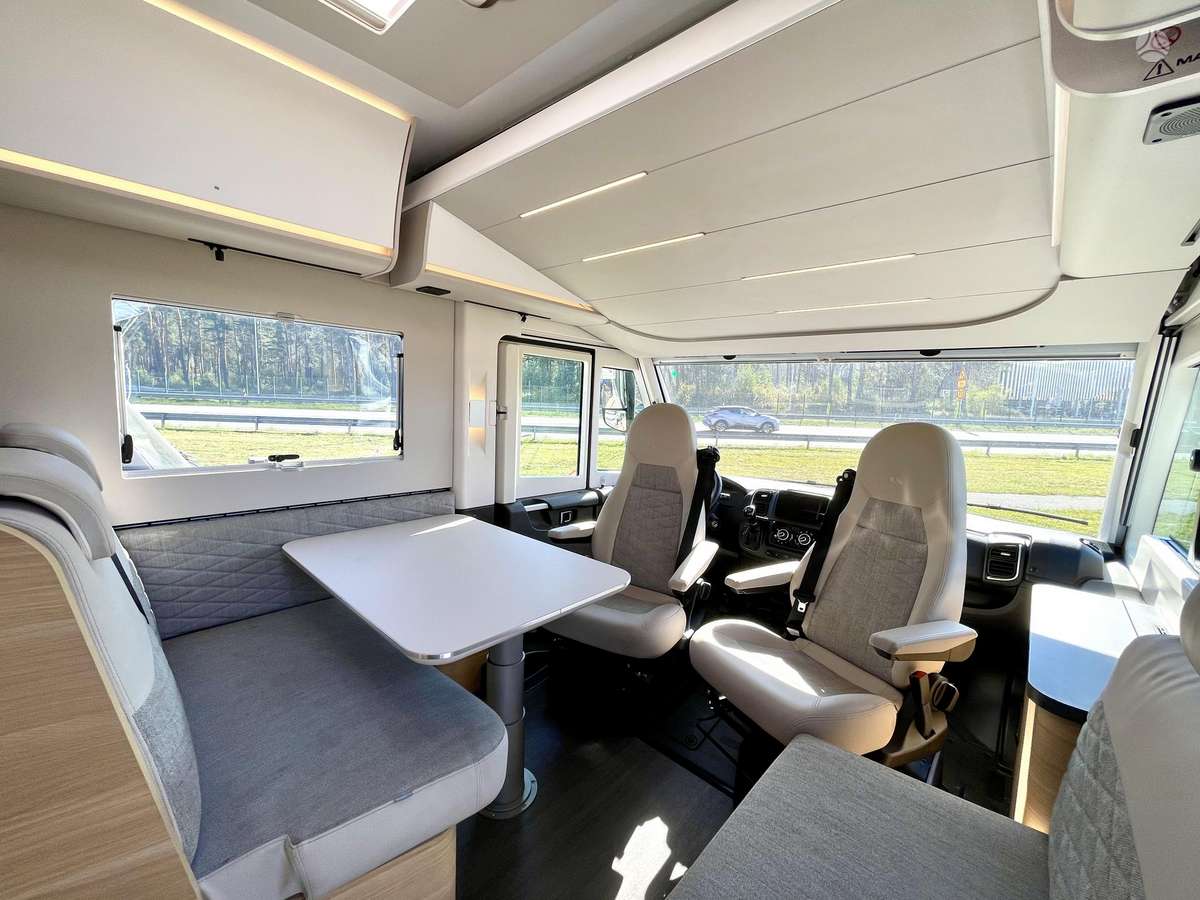 Adria Sonic Plus 700SL Automatas, campers