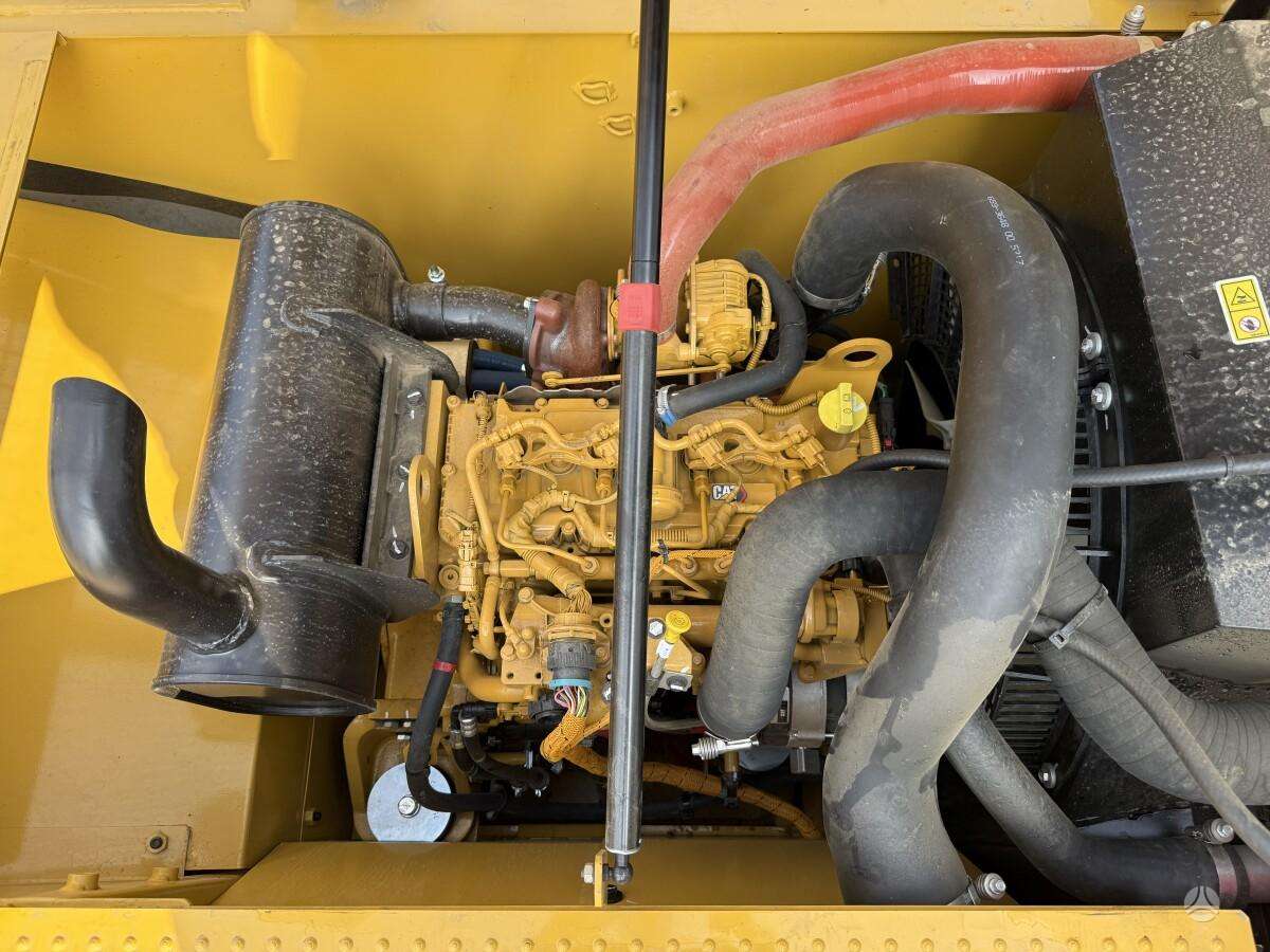 Caterpillar 321, ekskavatoriai