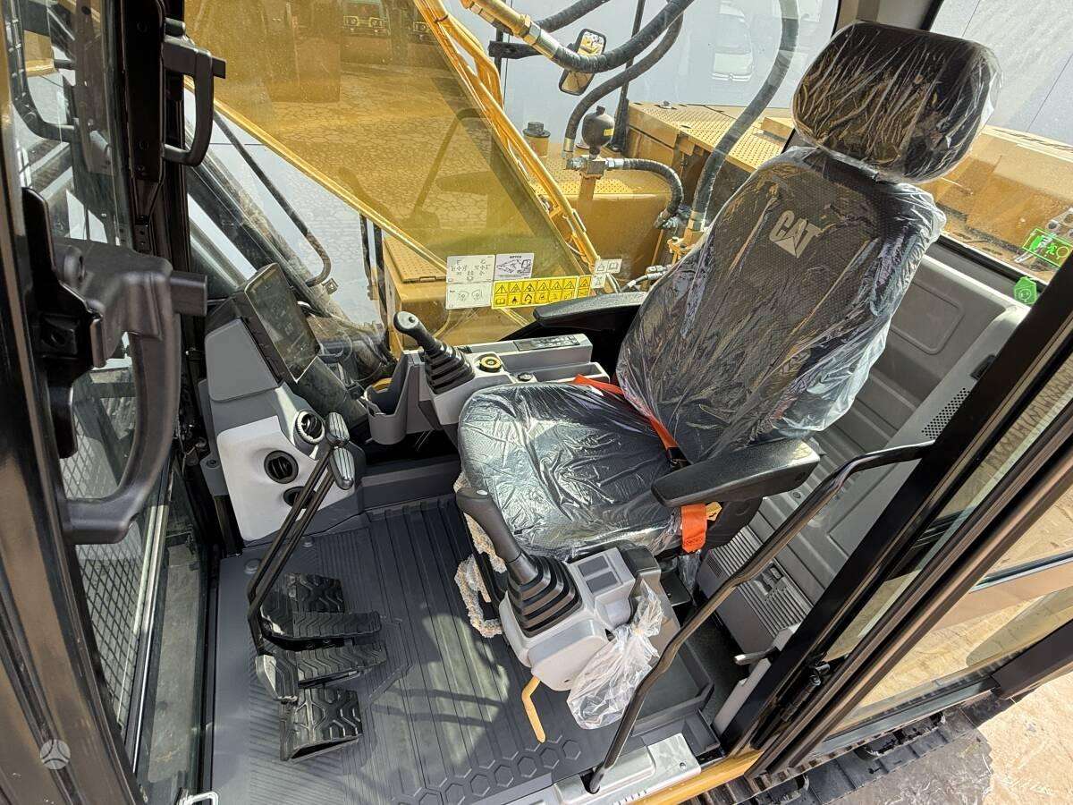 Caterpillar 321, excavator