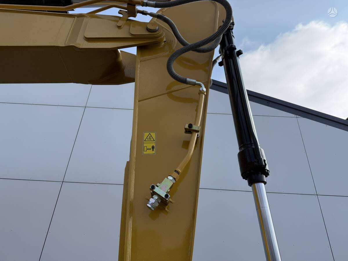 Caterpillar 321, excavator