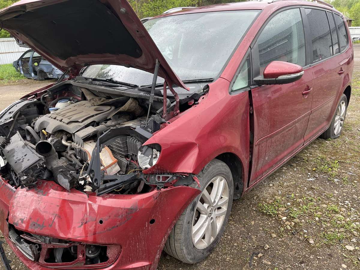 Volkswagen Touran по частям