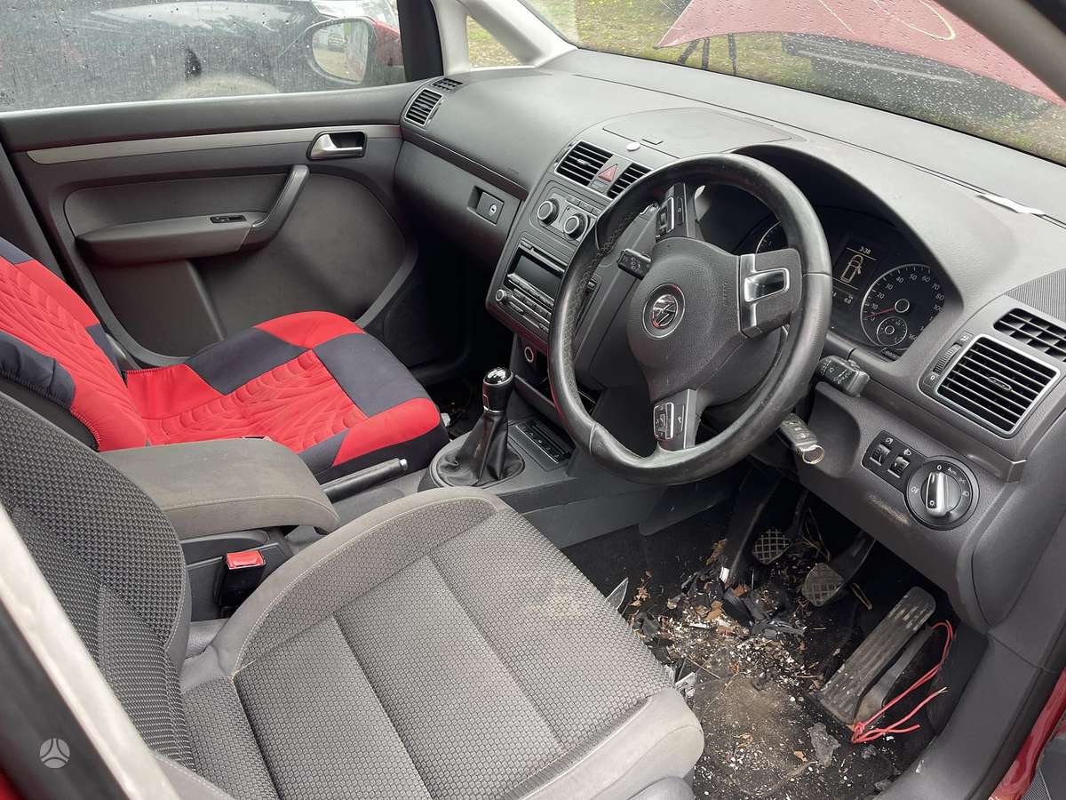 Volkswagen Touran dalimis