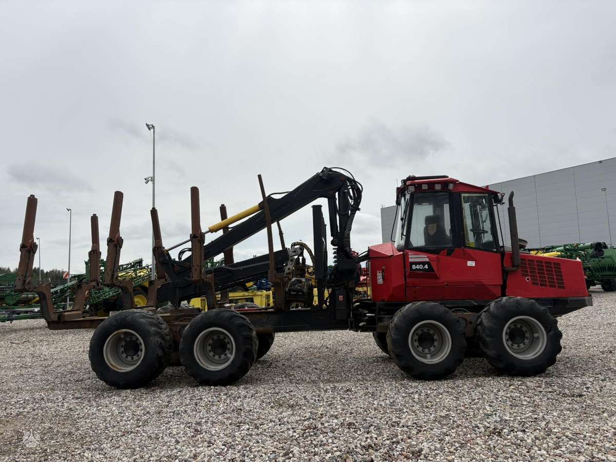 Komatsu 840.4, форвардеры