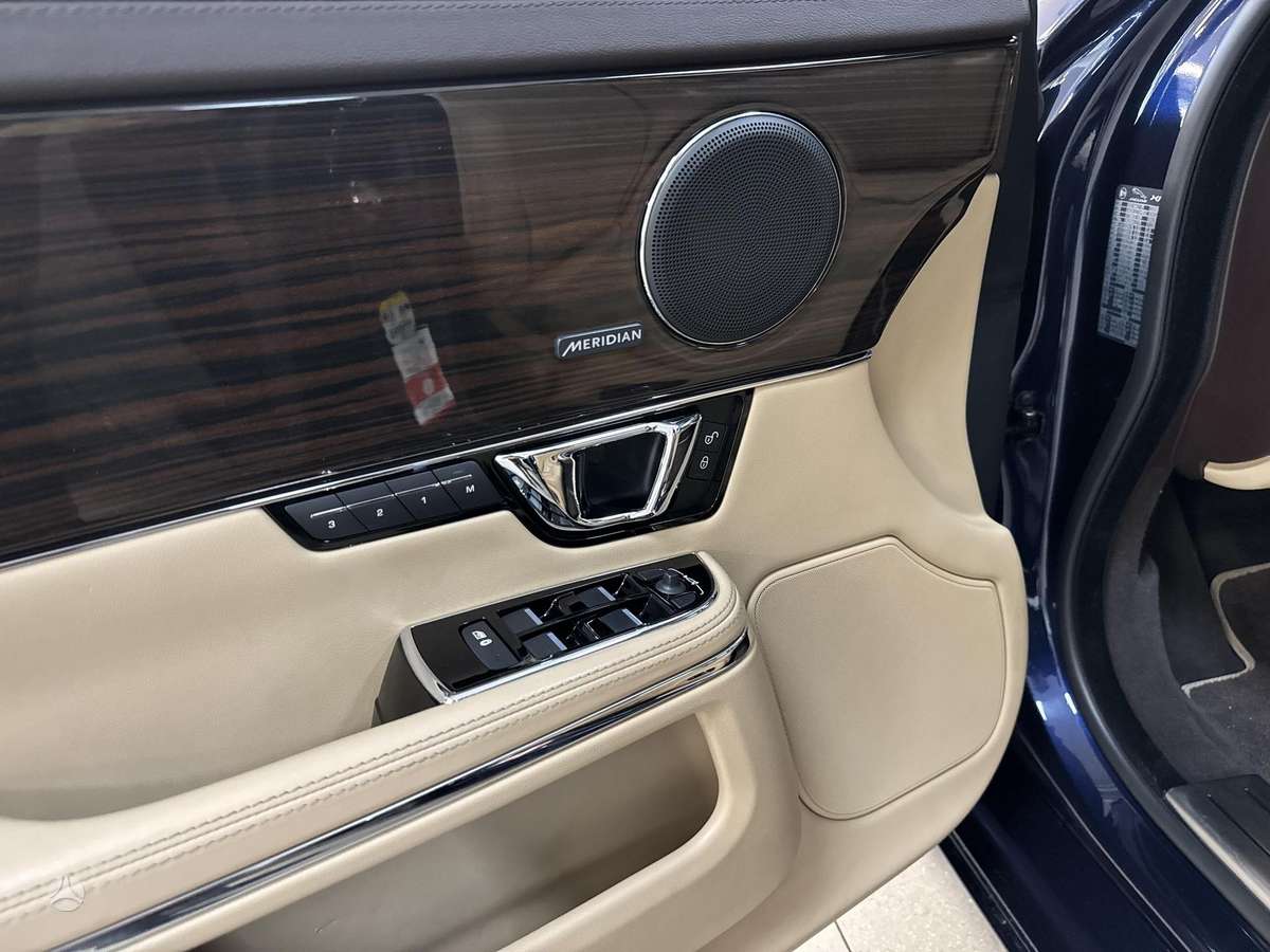 Jaguar XJ, 3.0 l., Седан