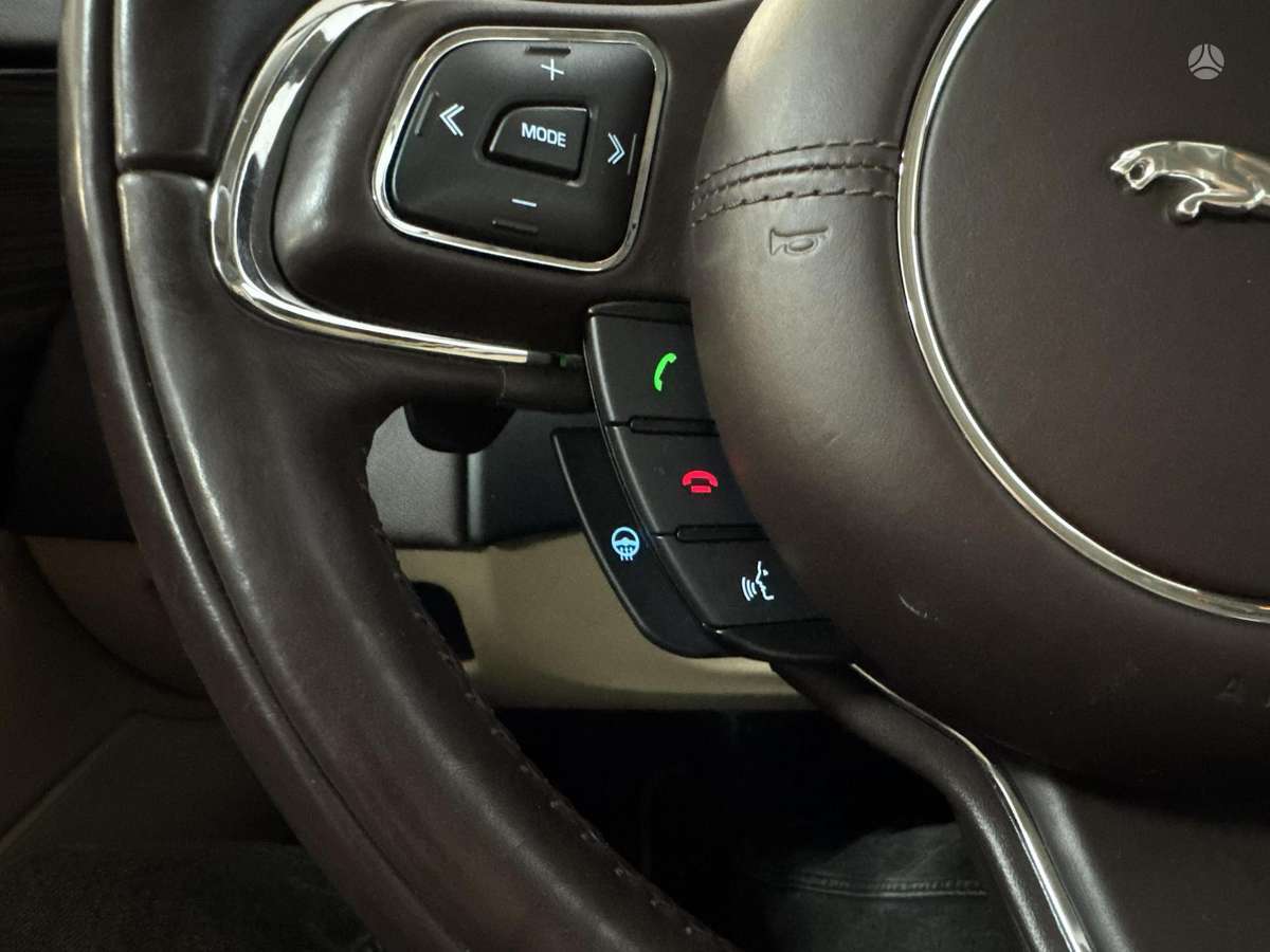 Jaguar XJ, 3.0 l., Седан