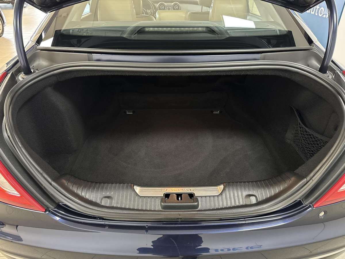 Jaguar XJ, 3.0 l., Седан