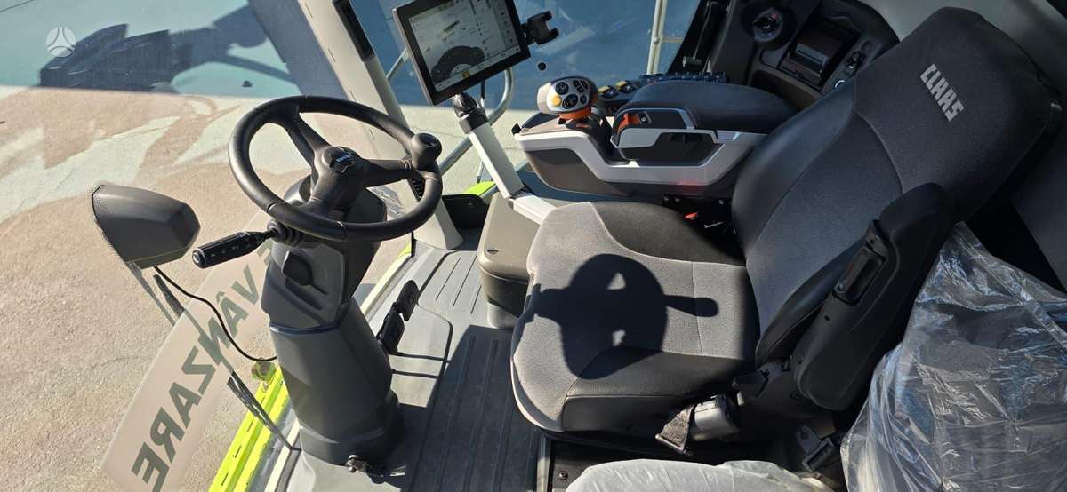 Claas Lexion 8700 TT, combine harvesters