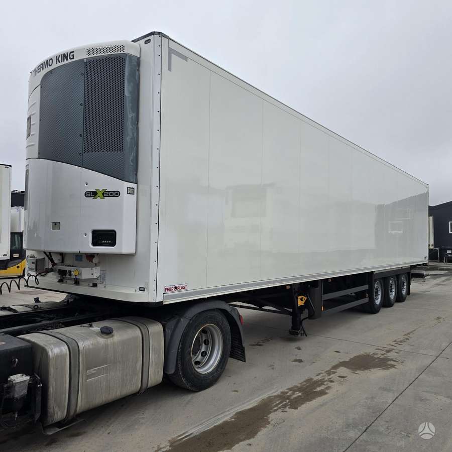 Schmitz Cargobull SKO24, Thermo King SLX200, refrigerated