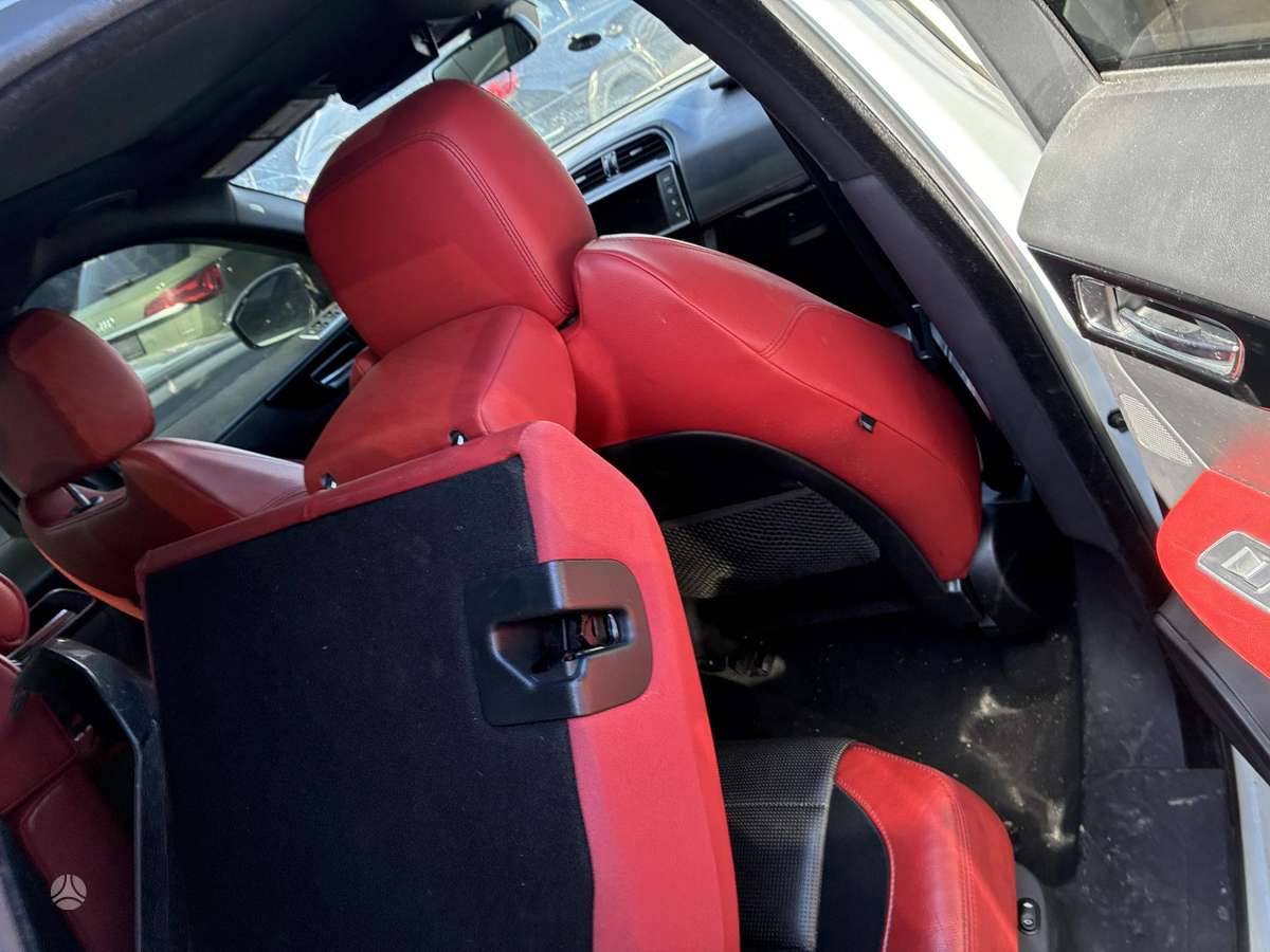 Jaguar E-Pace, 3.0 l., off-road / crossover