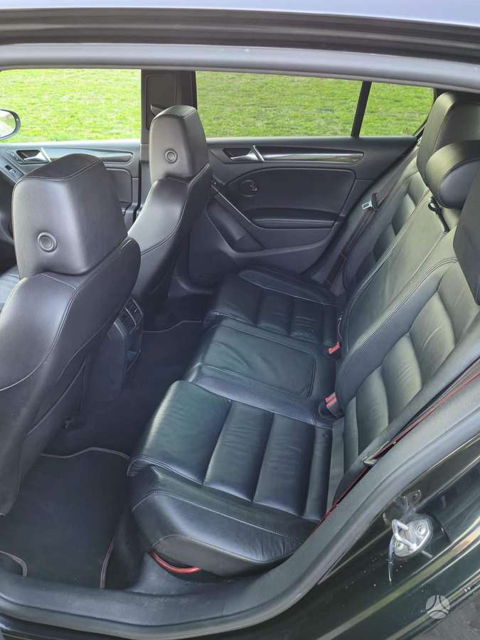 Volkswagen Golf - 12