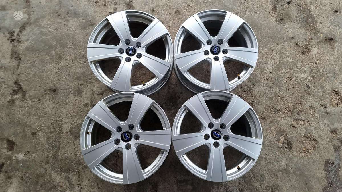 Volvo, lengvojo lydinio, R17